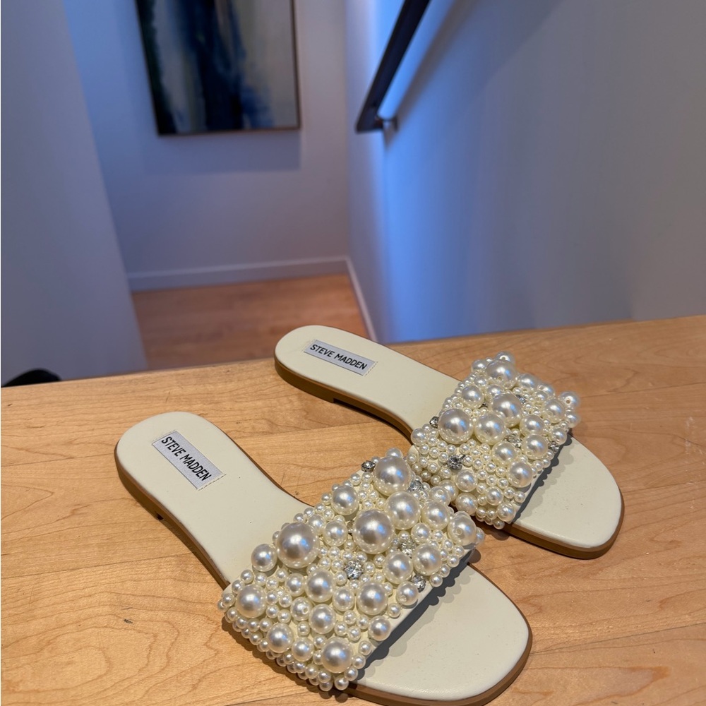 Steve Madden Ivory Pearl Embellished Sandals